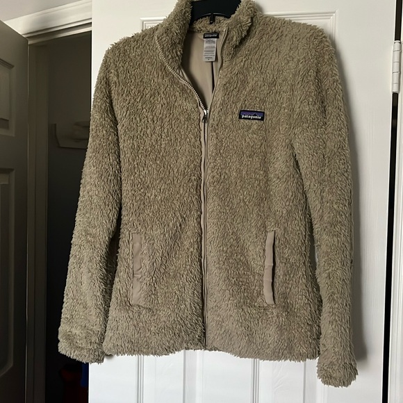 Patagonia tan/khaki/beige “furry” fleece. Size medium. - Picture 1 of 3